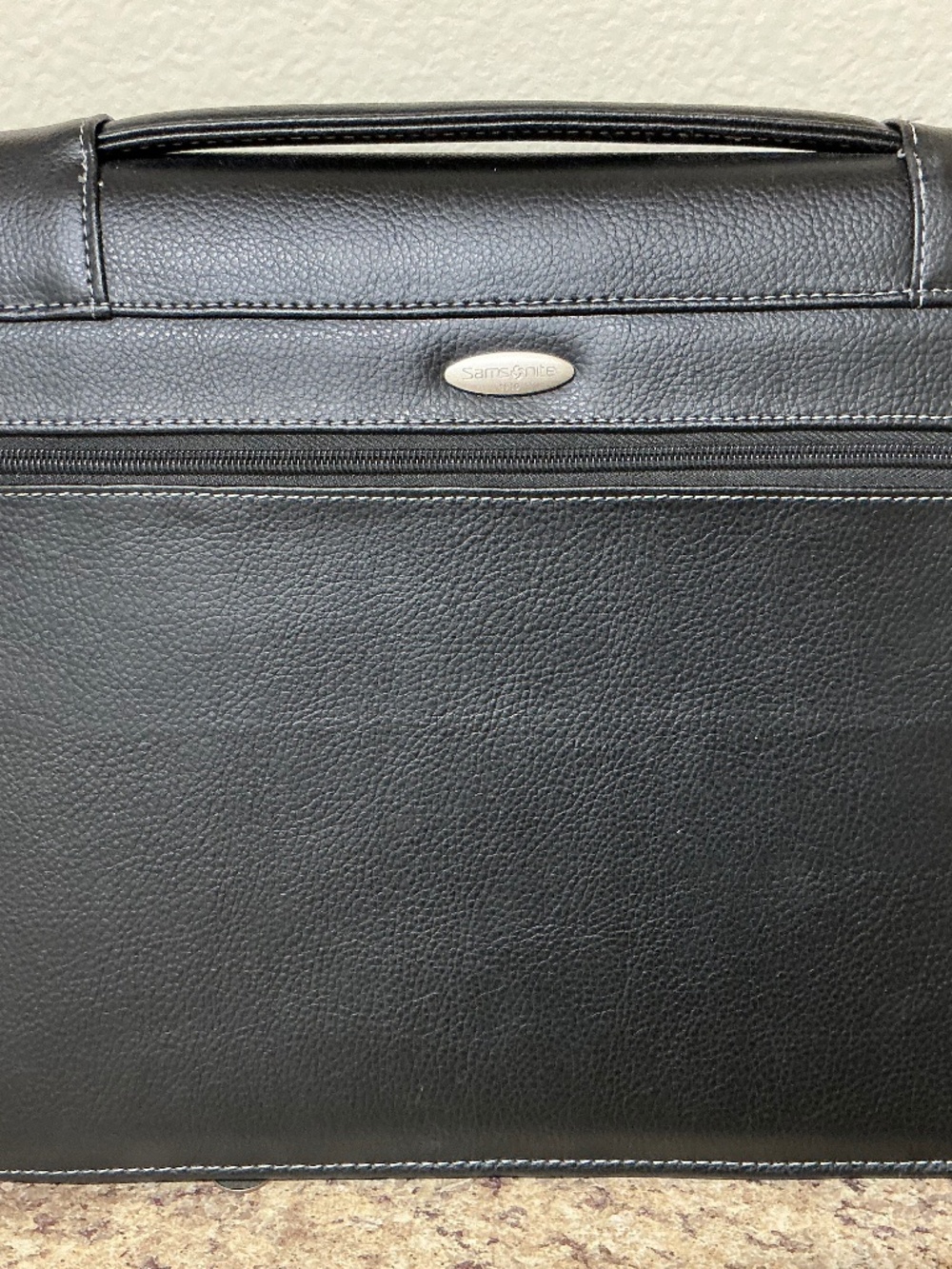Samsonite zip around pad folio